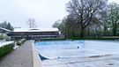 Sanierungsbedürftiges Freibad in Miesbach | Bild: BR