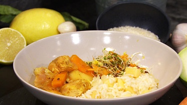 Fisch-Curry mit Quittenrisotto und Sprossensalat | Bild: BR