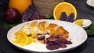 Hendlbrust mit blauem Kartoffelsalat und Löwenzahn-Schnittlauch-Dip | Bild: BR