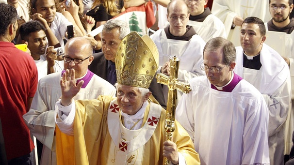 Papst Benedict XVI. in Nicosia, Zyperin am 6. Juni 2010  | Bild: picture-alliance/dpa
