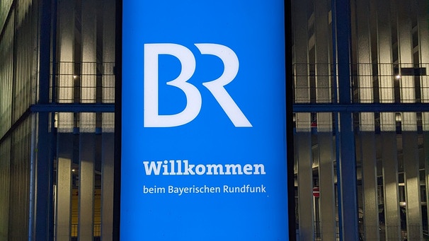 Leuchtstele: BR Herzlich Willkomen beim Bayerischen Rundfunk | Bild: BR